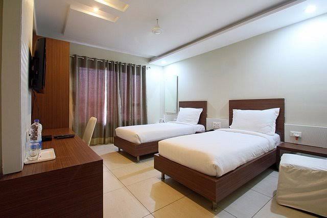 Executive Room with Twin Beds